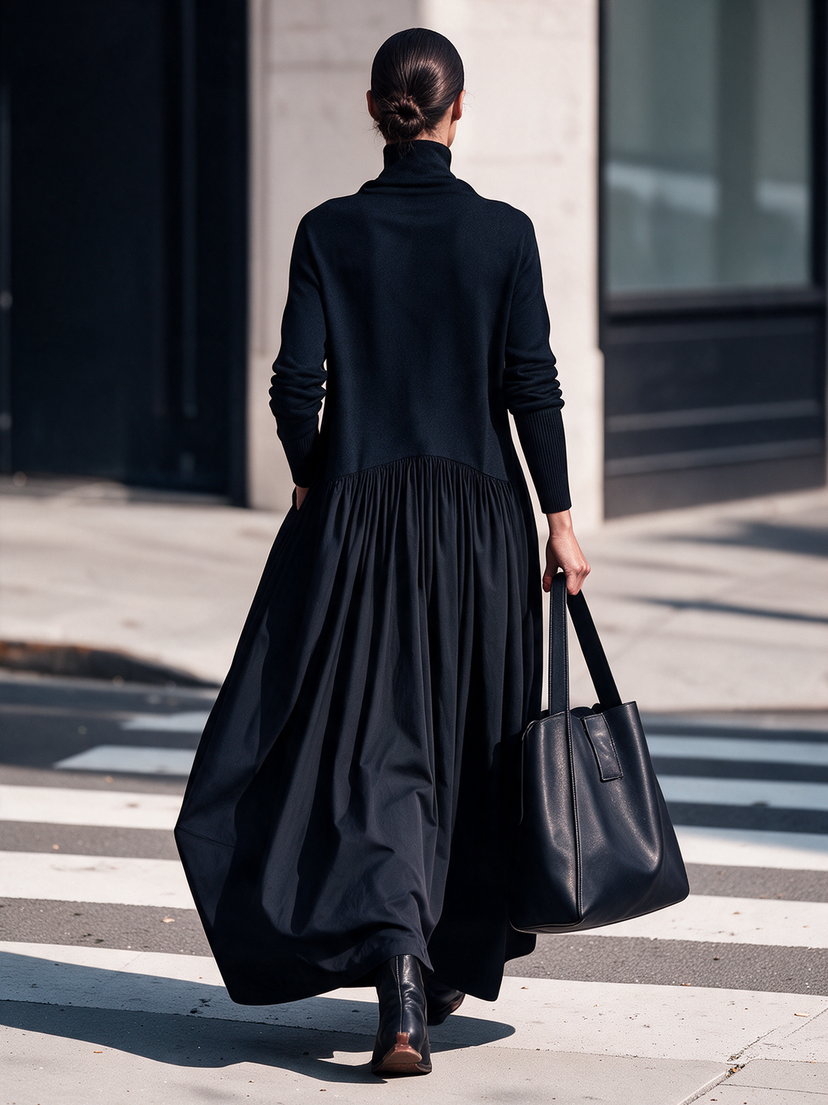 Vestido Clara en negro, de espaldas