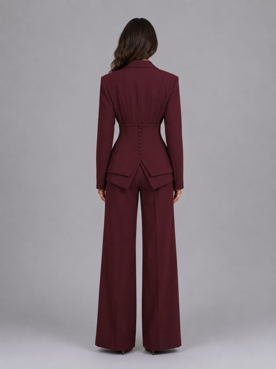 Traje Inés burdeos, vista de espalda